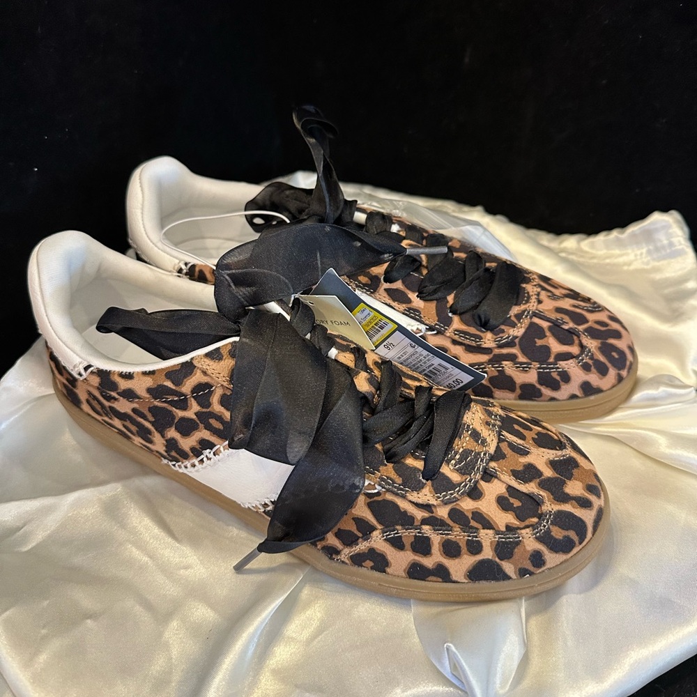 Universal Thread Leopard Print Sneakers with Black Accents NWT - Picture 12 of 16